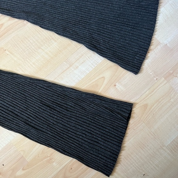 Cale grey ribbed flare leggings - Picture 4 of 6